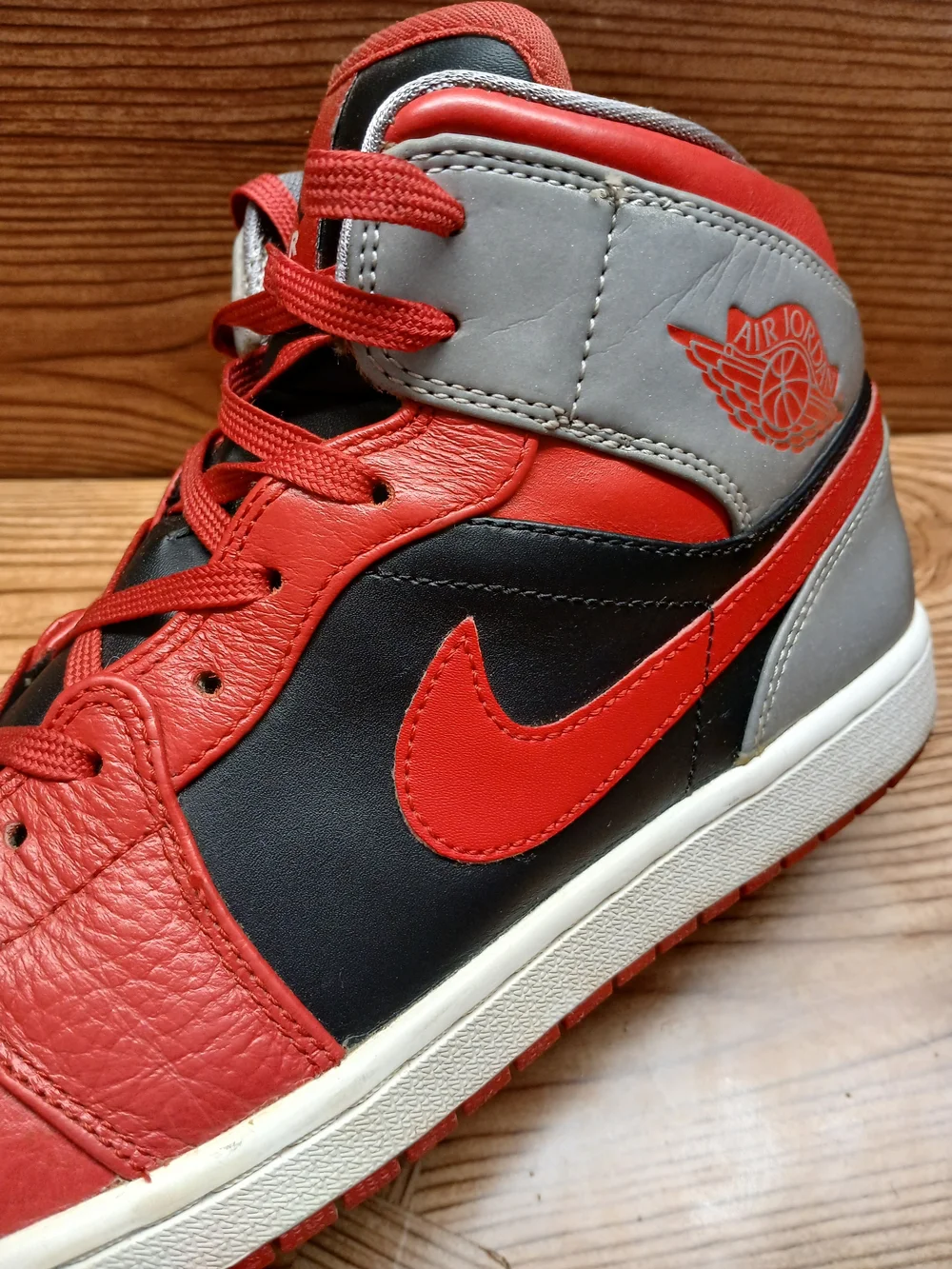 Vintage Nike Air Jordan Mid Fire Red Gray Men’s High-Top Basketball Sneakers